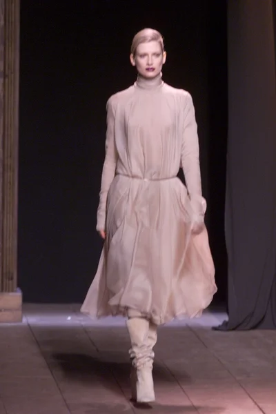 Look 18